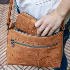 Cartera De Mujer Lois Redwood Color Bordada -Almacenamiento De Viaje camel sku 16321711 18350028 xxl