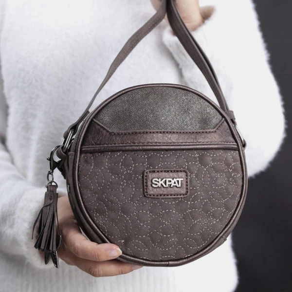 Bolso De Mujer Circular Con Bandolera Skpat Modelo Brindley Color 4 Bolso De Mujer Circular Con Bandolera Skpat Modelo Brindley Color - Imagen 2