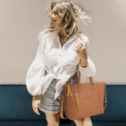 Bolso Shopper Porta Ipad Lois Crandell -Almacenamiento De Viaje marron sku 16512452 23270578 xxl