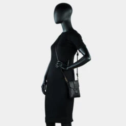 Bolsito Con Bandolera Desmontable De Unisex Lois Colección Calgary Con Cierre Solapa Y Cremallera 11 Bolsito Con Bandolera Desmontable De Unisex Lois Colección Calgary Con Cierre Solapa Y Cremallera -Almacenamiento De Viaje negro sku 16042299 20270838 xxl