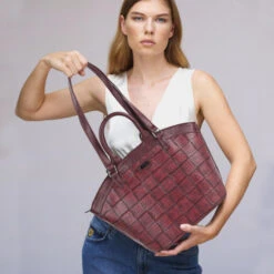 Bolso Con Doble Asa Lois Crossover -Almacenamiento De Viaje rojo sku 16512462 36570835 xxl