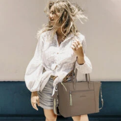 Bolso Shopper Porta Ipad Lois Crandell -Almacenamiento De Viaje taupe sku 16512453 23330945 xxl